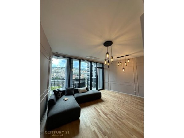 Tirane, jepet me qera apartament duplex 2+1 Kati 4, 95 m² 1.700 € (Liqeni)