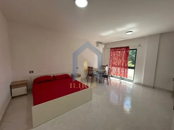 Tirane, jap me qera 1+1 , 300 € 