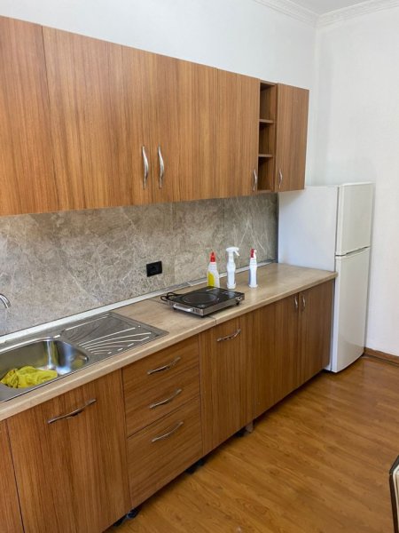 📌 Jepet me qera hyrje 2+1 – Ali Dem, tek Tregu Elektrik 500 € (Tregu Elektrik)