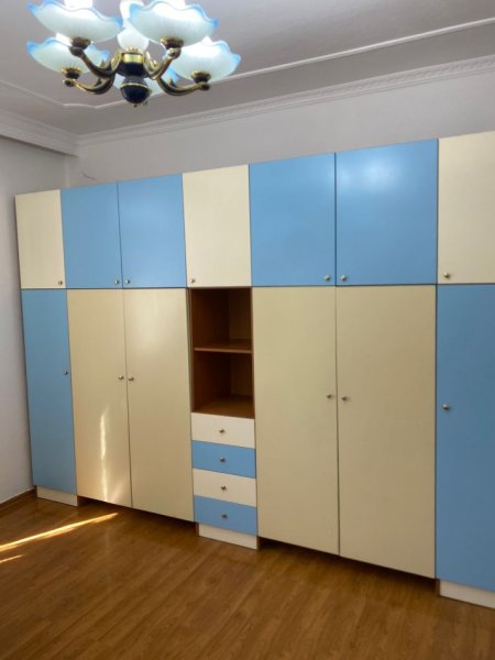 📌 Jepet me qera hyrje 2+1 – Ali Dem, tek Tregu Elektrik 500 € (Tregu Elektrik)