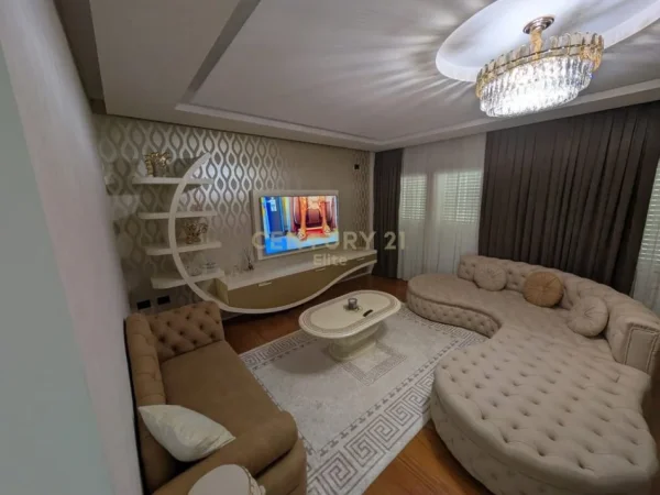 Tirane, shes apartament 2+1+Ballkon Kati 5, 145 m² 350.000 € (Kopshti Zologjik)