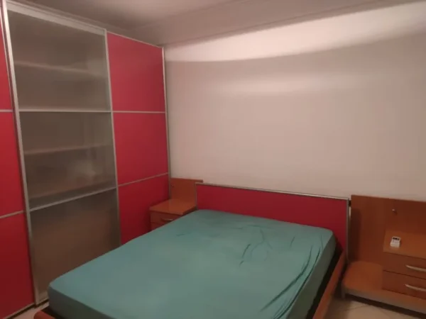 Tirane, jepet me qera apartament 2+1 Kati 3, 120 m² 700 € (ISH RESTORANT DURRESI)