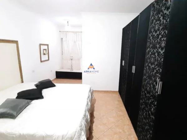 Tirane, jepet me qera apartament 2+1+Ballkon Kati 3, 115 m² 700 € (Zogu i Zi)