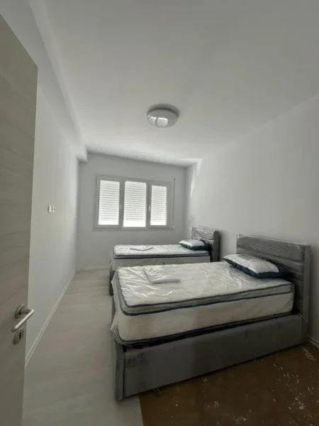 Tirane, jepet me qera apartament 2+1+Aneks+Ballkon , 99 m² (River Rezidence)