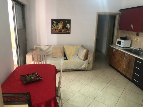 Tirane, jepet me qera apartament 2+1+Ballkon Kati 9, 120 m² 900 € (STACIONI I TRENIT)