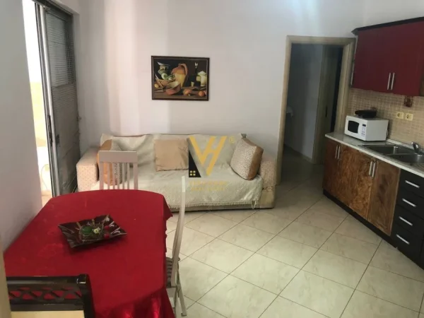 Tirane, jepet me qera apartament 2+1+Ballkon Kati 9, 120 m² 700 € (STACIONI I TRENIT)