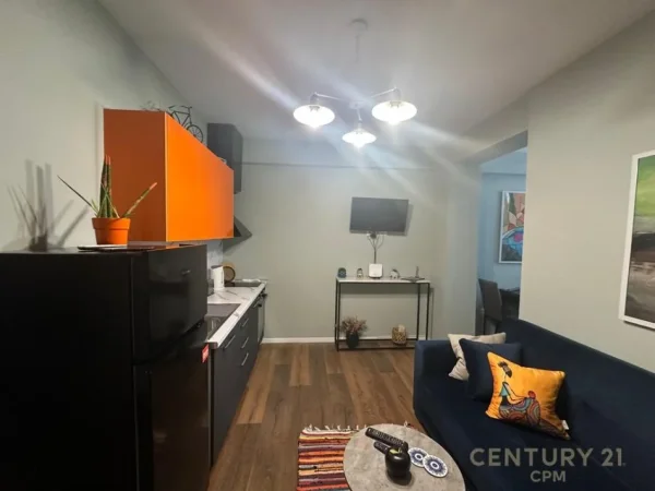 Tirane, jepet me qera apartament 1+1 Kati 1, 47 m² 600 € (Qender)