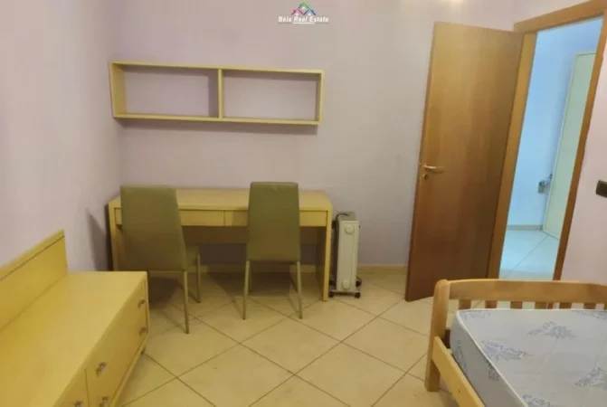 Tirane, jepet me qera apartament 2+1 Kati 2, 120 m² 700 € (rruga ferit xhajko)
