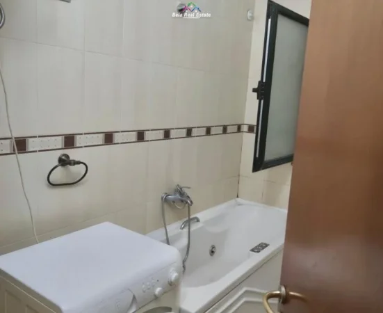 Tirane, jepet me qera apartament 2+1 Kati 2, 120 m² 700 € (rruga ferit xhajko)