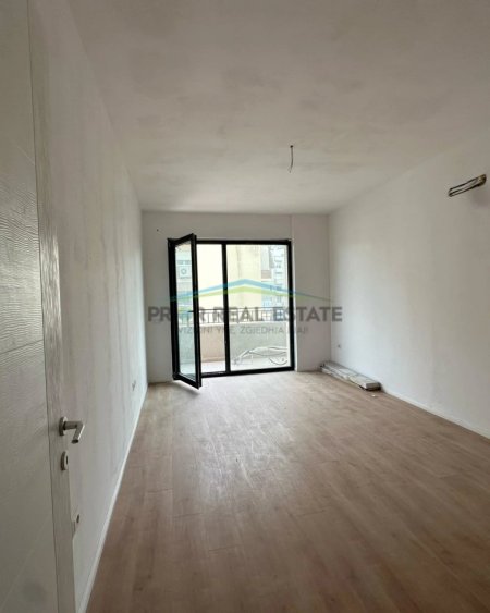 Tirane, shitet apartament 1+1+Ballkon Kati 3, 78 m² 178.000 € (perball Radisonit)