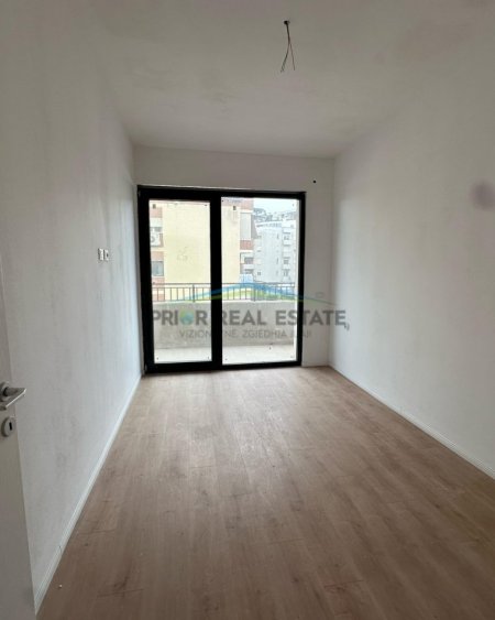 Tirane, shitet apartament 1+1+Ballkon Kati 3, 78 m² 178.000 € (perball Radisonit)
