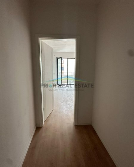 Tirane, shitet apartament 1+1+Ballkon Kati 3, 78 m² 178.000 € (perball Radisonit)