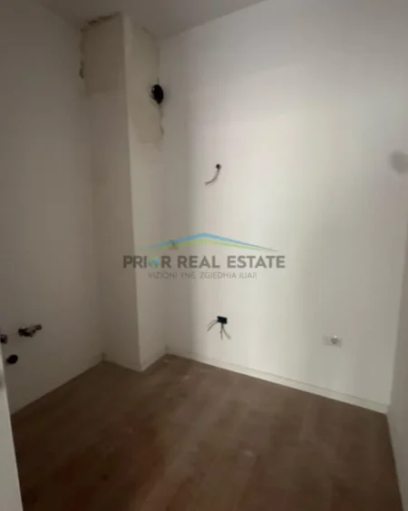 Tirane, shitet apartament 1+1, Kati 3, 78 m² 178.000 € Liqeni i Thate (perball Radisonit)