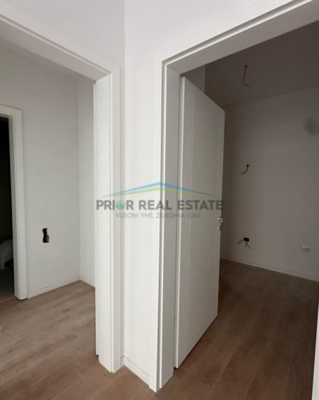 Tirane, shitet apartament 1+1+Ballkon Kati 3, 78 m² 178.000 € (perball Radisonit)