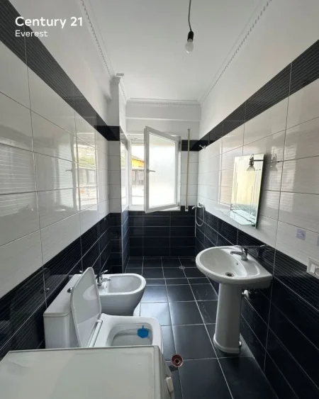 Tirane, shitet apartament 2+1 Kati 2, 89 m² 190.000 € (BRRYLI)