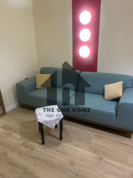 Tirane, jepet me qera apartament 1+1+Ballkon Kati 3, 70 m² 520 € (Myslym Shyre)