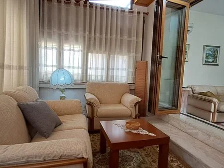 Tirane, jepet me qera apartament 2+1 Kati 2, 71 m² 500 € 