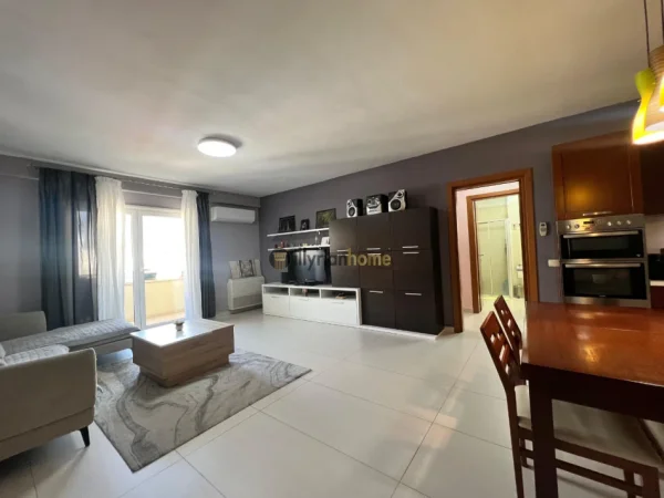 Tirane, jepet me qera apartament 2+1+Ballkon Kati 6, 114 m² 900 € (Pazari i Ri)