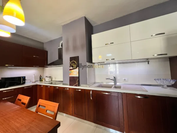 Tirane, jepet me qera apartament 2+1+Ballkon Kati 6, 114 m² 900 € (Pazari i Ri)