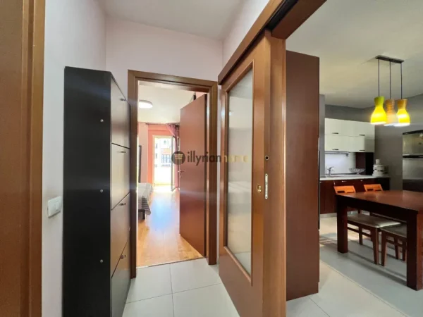 Tirane, jepet me qera apartament 2+1+Ballkon Kati 6, 114 m² 900 € (Pazari i Ri)