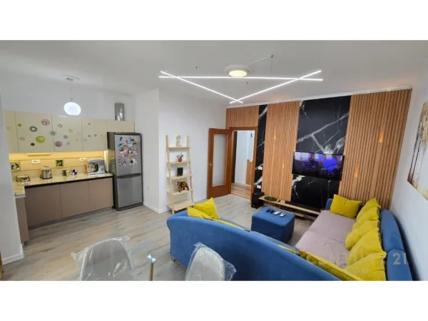 Tirane, jepet me qera apartament 3+1+Ballkon Kati 4, 160 m² 1.380 € (Liqeni Thate)