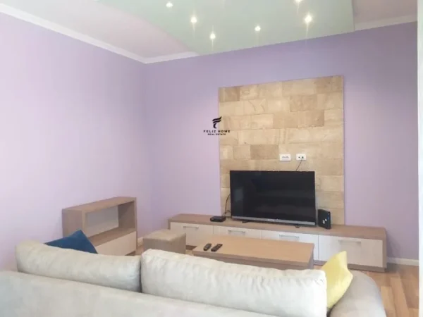 Tirane, jepet me qera apartament 1+1 Kati 3, 85 m² 700 € (PAZARI RI)