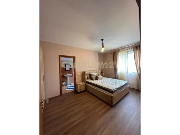 Tirane, jepet me qera apartament 2+1 Kati 9, 100 m² 751 € (Vilat Gjermane)