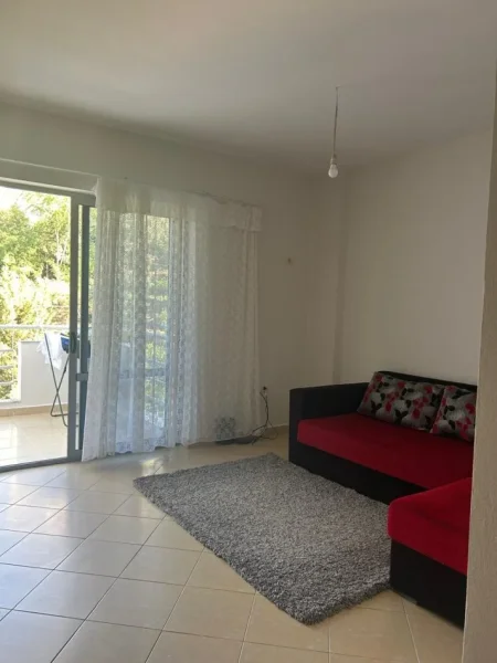 Tirane, jepet me qera apartament 1+1 Kati 5, 60 m² 380 € (Fresku)