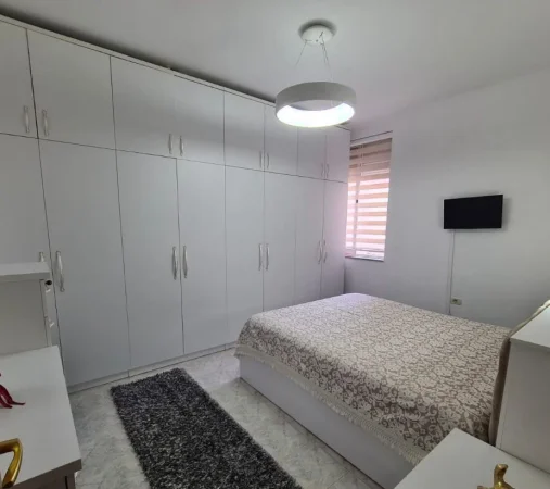 Tirane, jepet me qera apartament 1+1 Kati 5, 70 m² 550 € (rruga bardhyl)