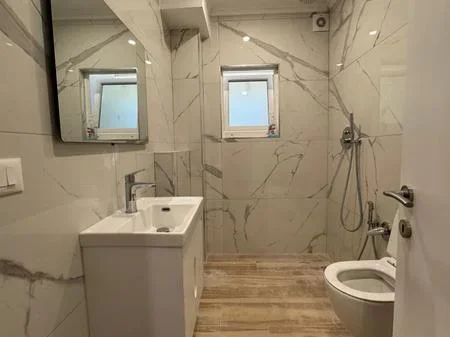 Tirane, shitet apartament Kati 1, 78 m² 175.000 € 