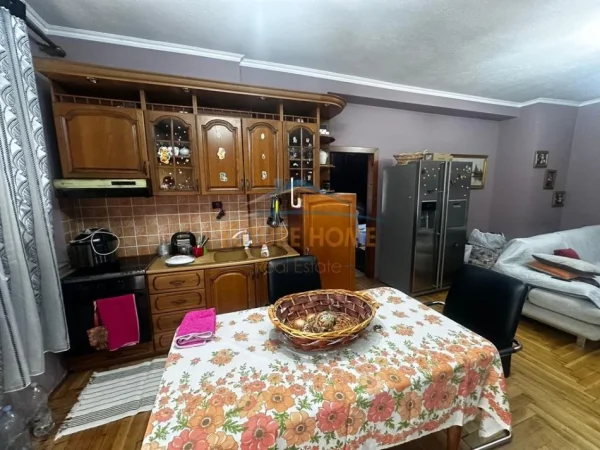 Tirane, shitet apartament 2+1+Ballkon Kati 1, 85 m² 149.350 € (Ish Parku)