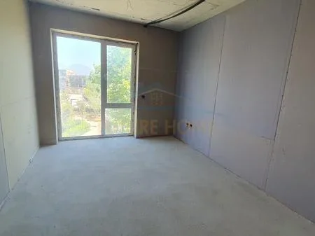 Tirane, shitet apartament 3+1 Kati 1, 140 m² 390.000 € (Liqeni i Thate)