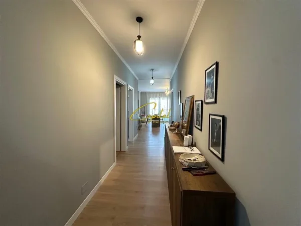 Tirane, jepet me qera apartament 2+1 Kati 8, 160 m² 1.450 € (RRUGA E DURRESIT)