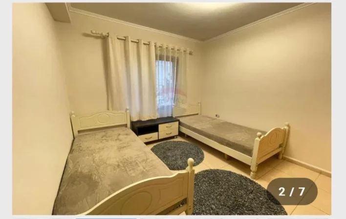 Tirane, ndarje qeraje me vajze apartament 1+1+Ballkon Kati 3, 75 m² 500 €