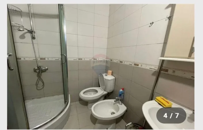 Tirane, ndarje qeraje me vajze apartament 1+1+Ballkon Kati 3, 75 m² 500 €