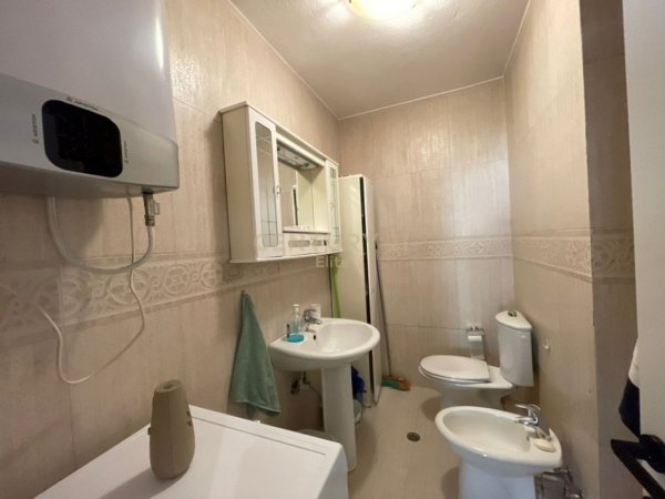 Tirane, jepet me qera apartament 2+1 Kati 9, 90 m² 750 € (EL121845)
