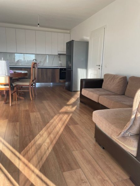 Tirane, jepet me qera apartament 1+1 Kati 4, 70 m² 400 € (vila L 2)