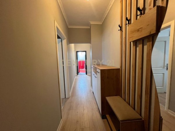 Tirane, jepet me qera apartament 1+1 Kati 3, 55 m² 550 € (everest121840)
