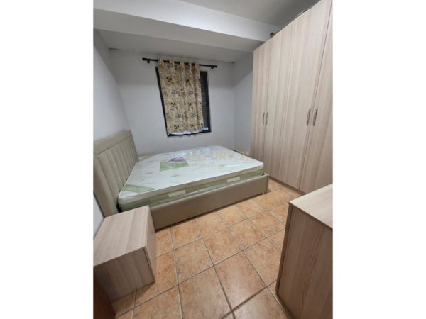 Tirane, jepet me qera apartament 1+1+Ballkon Kati 3, 60 m² 530 € (prestige121402)