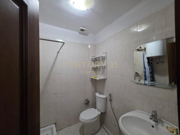 Tirane, jepet me qera apartament 1+1+Ballkon Kati 3, 60 m² 530 € (prestige121402)