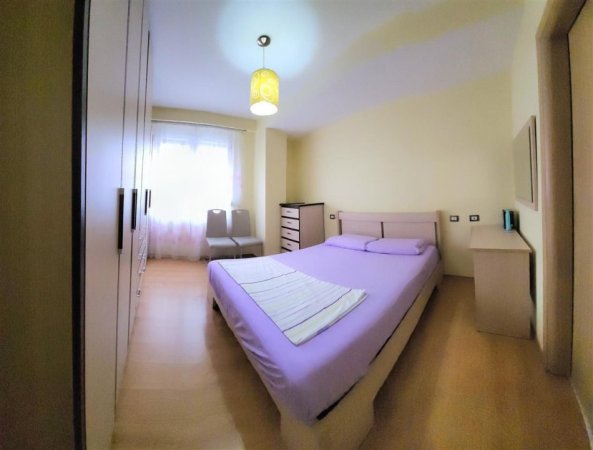 Tirane, jepet me qera apartament 2+1+Ballkon Kati 2, 91 m² 1.000 € (RRUGA E BOGDANEVE)