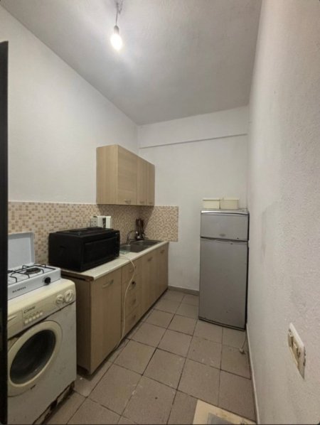 Tirane, jepet me qera apartament 1+1 Kati 1, 34 m² 260 € (selite)