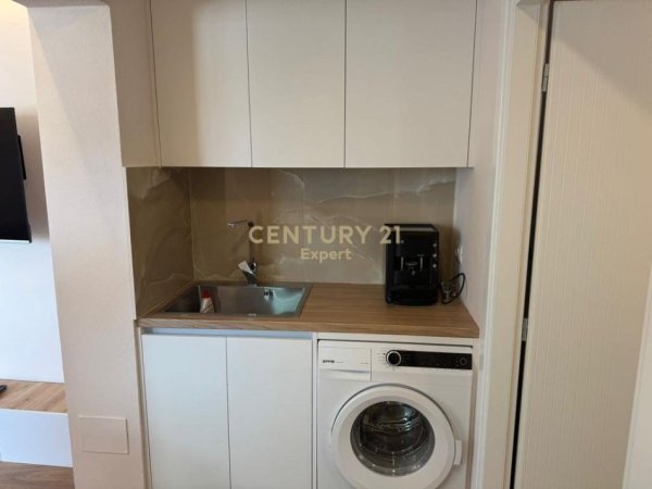 Tirane, jepet me qera apartament 1+1+Ballkon Kati 5, 60 m² 570 € (expert121814)