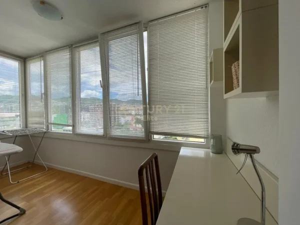 Tirane, jepet me qera apartament 2+1 Kati 9, 80 m² 750 € (Rr. Kosovareve)