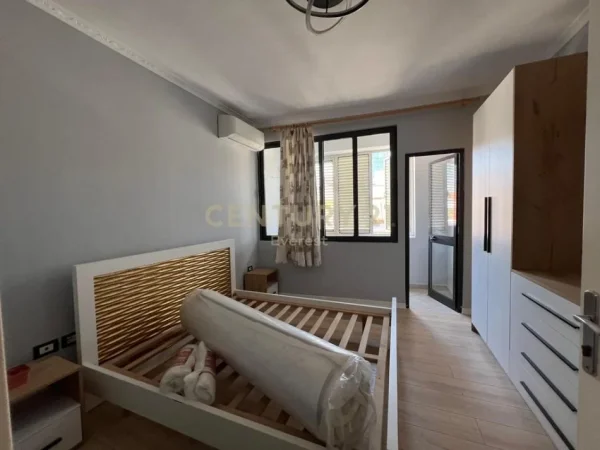 Tirane, jepet me qera apartament 1+1 Kati 3, 55 m² 550 € (Zogu i Zi)