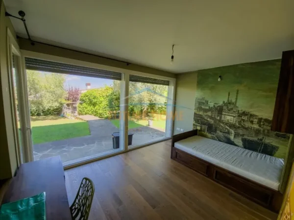 Tirane, jepet me qera Vile 3+1+Ballkon , 219 m² 2.600 € (LongHill)