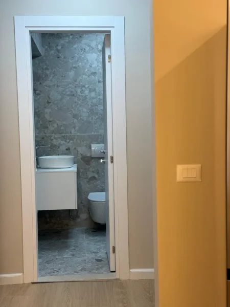 Tirane, shitet apartament 1+1 Kati 2, 43 m² 93.000 € (Ali Demi)