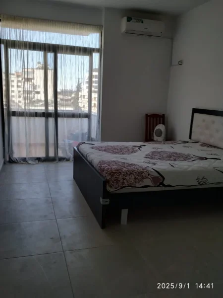 Tirane, jepet me qera apartament 2+1+Ballkon , 78 m²