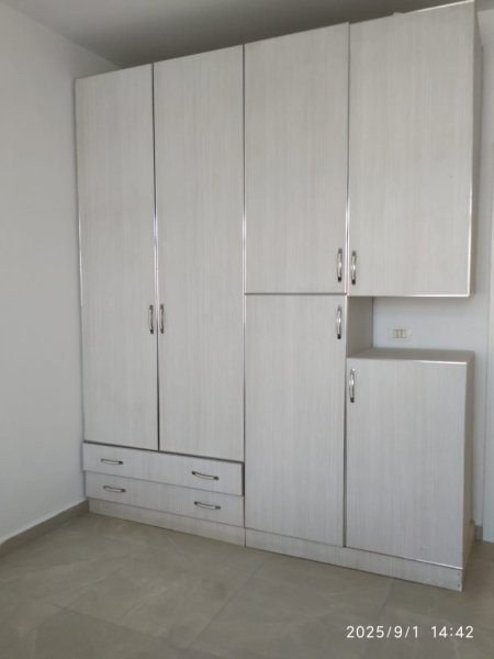 Tirane, jepet me qera apartament 2+1+Ballkon , 78 m²