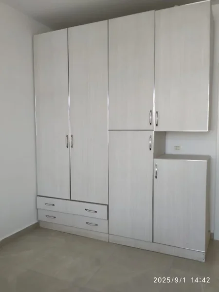 Tirane, jepet me qera apartament 2+1+Ballkon , 78 m²